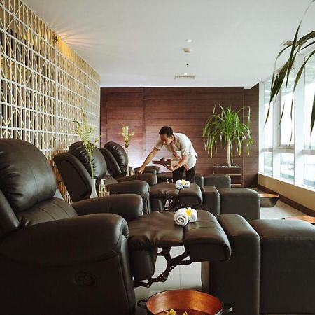 Hotel The Alana Surabaya Exterior foto