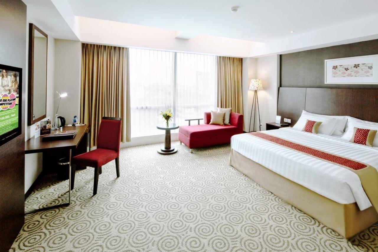 Hotel The Alana Surabaya Exterior foto