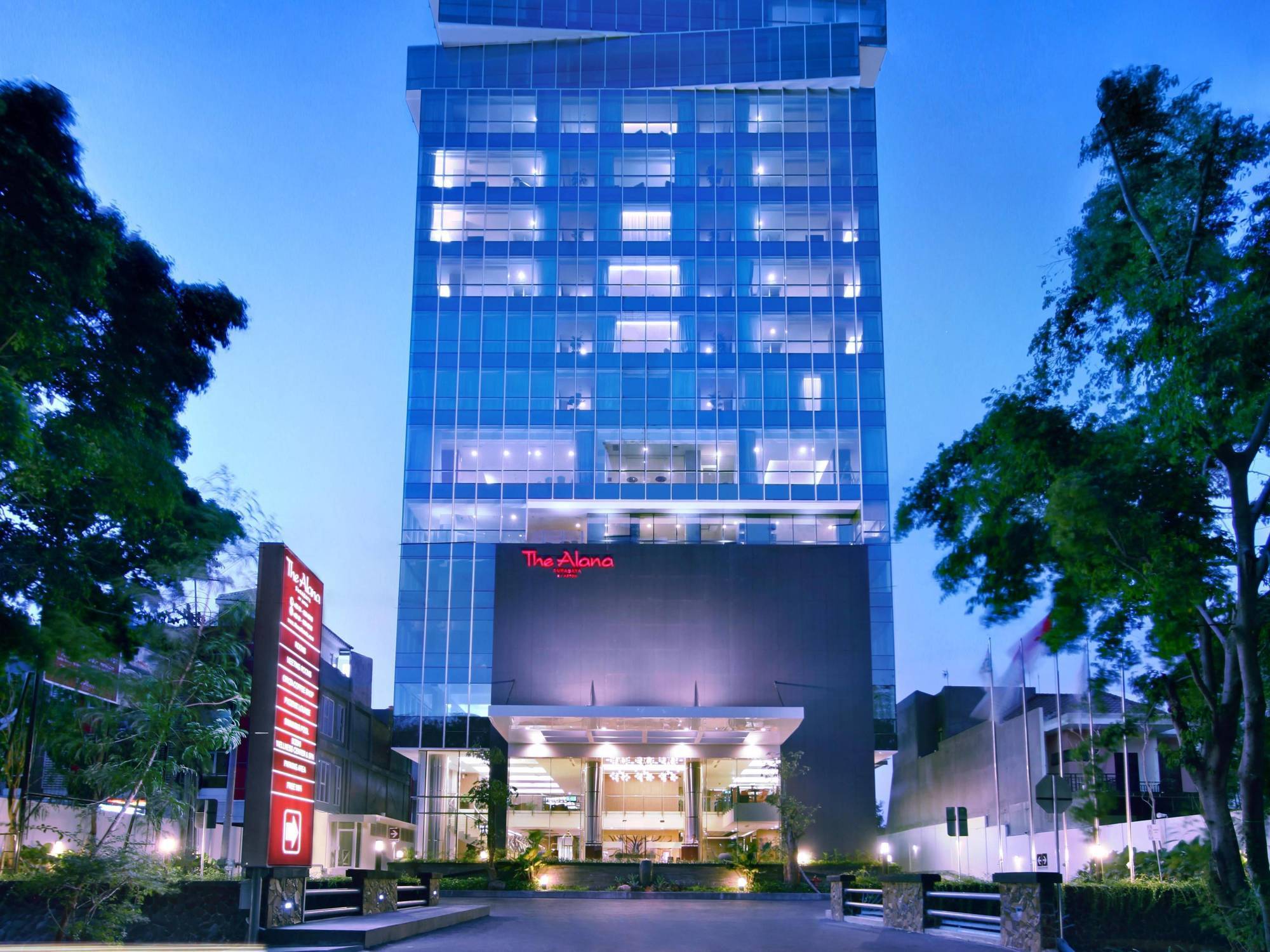 Hotel The Alana Surabaya Exterior foto
